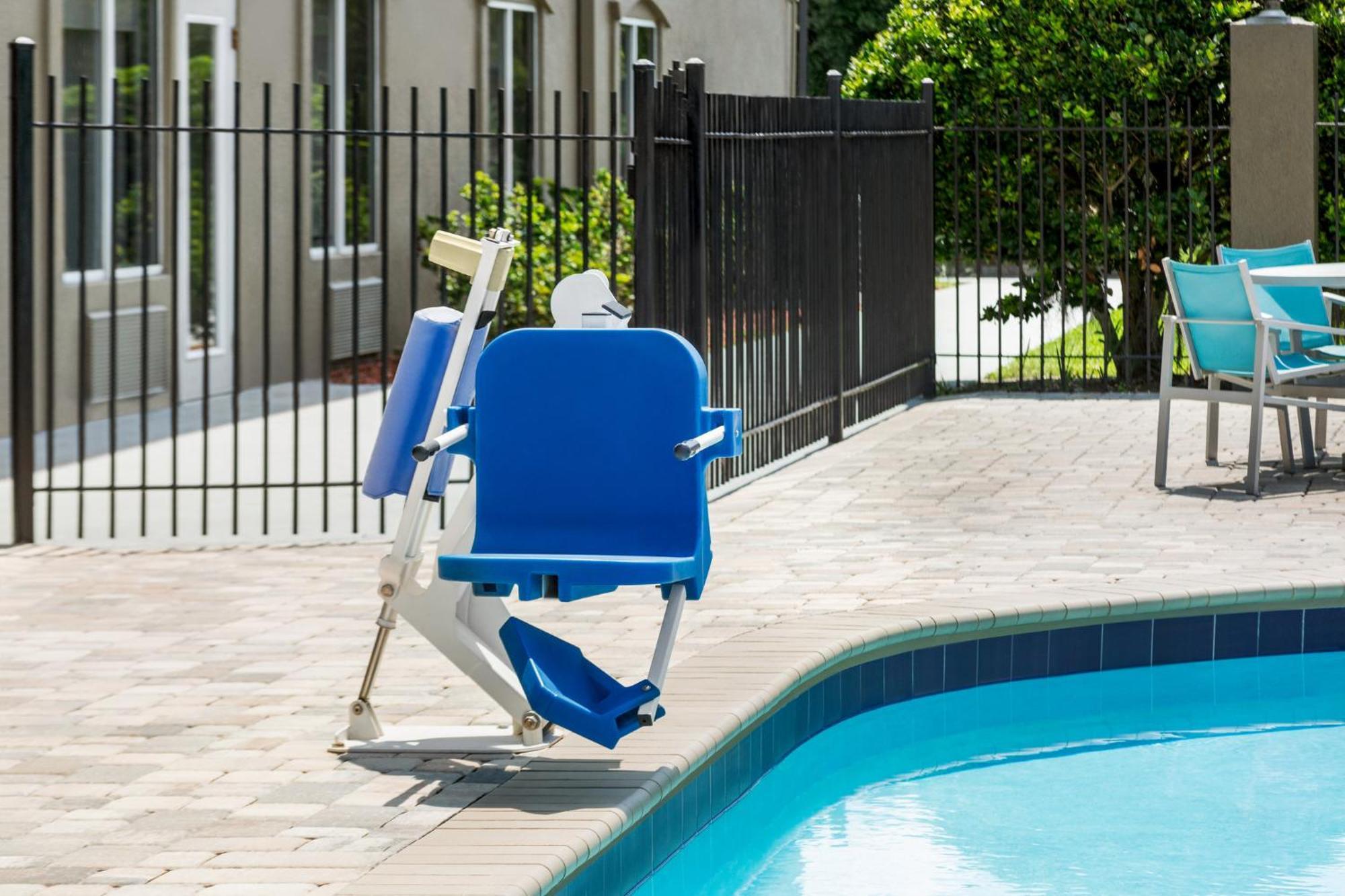 Holiday Inn Express Hotel & Suites Live Oak By Ihg Exterior foto